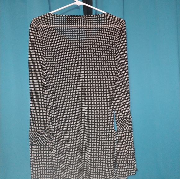 I.N.C Long Sleeve Silk Blouse. - Picture 5 of 7